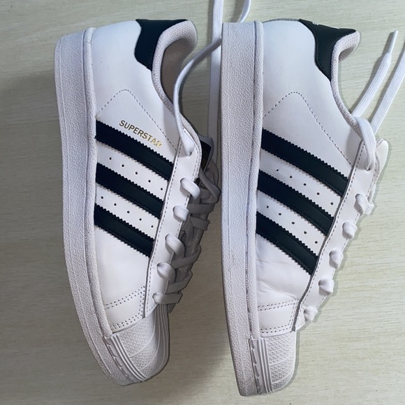 Men/YOUTH Superstar Black & White 3 Stripe Adidas - Picture 4 of 8